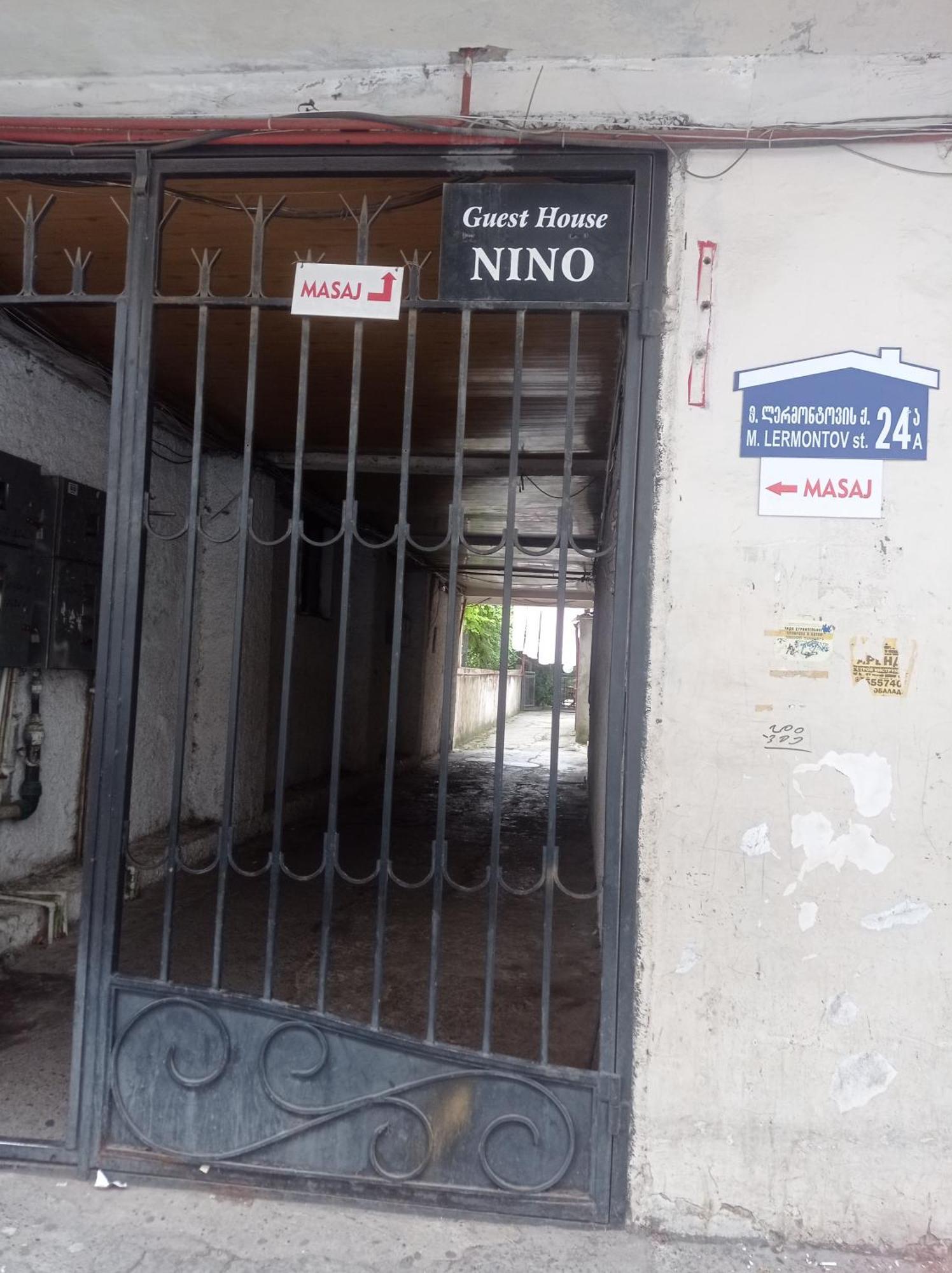 Guest House Nino Batumi Ngoại thất bức ảnh