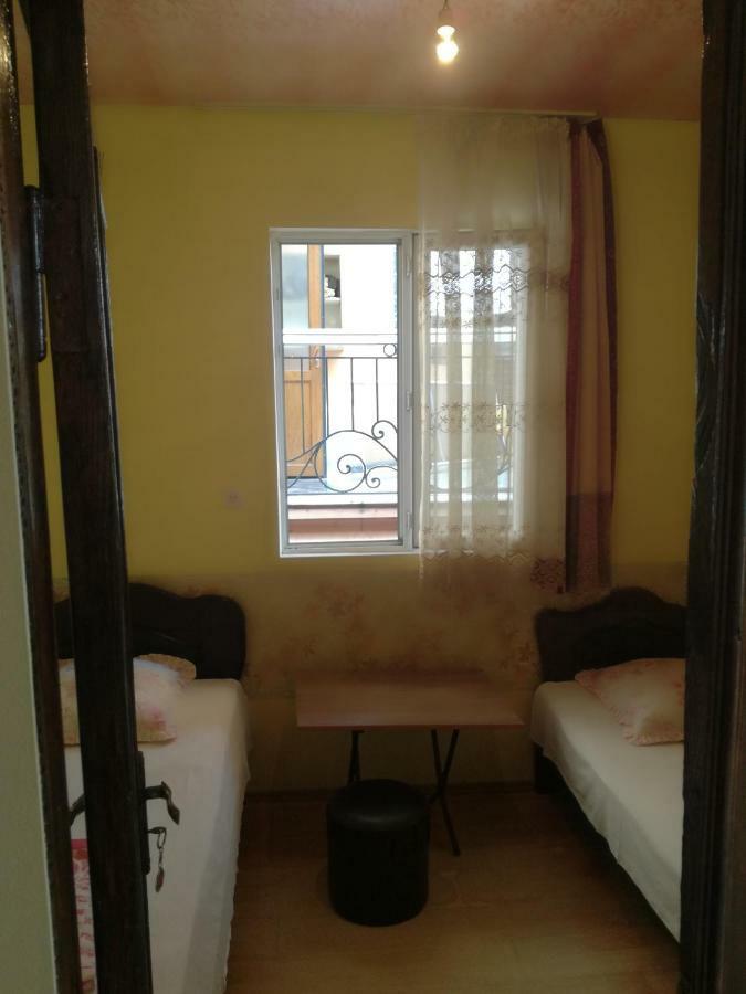 Guest House Nino Batumi Ngoại thất bức ảnh